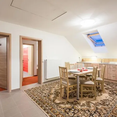 Tatil Evi Urbarsky Dom *
